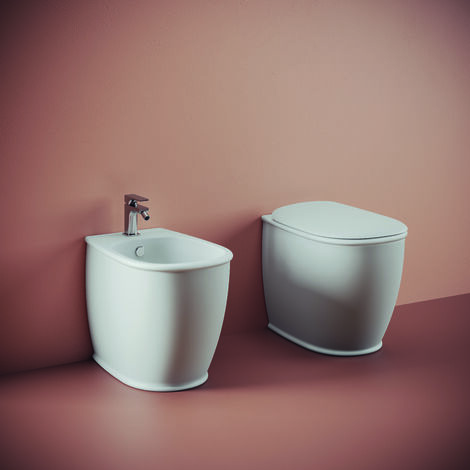 Sanitari Atelier filomuro senza brida cm. 52x37 con sedile