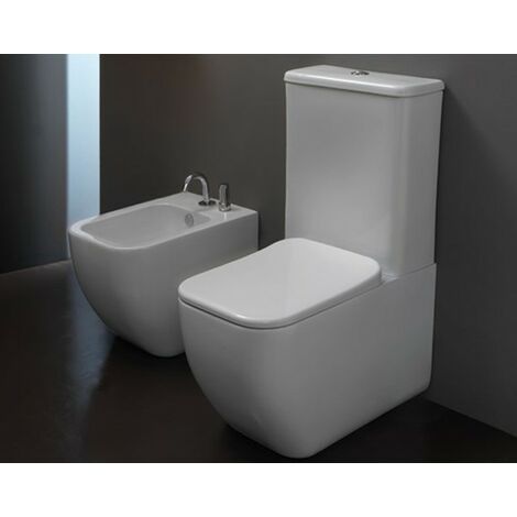 Sanitari Brio monoblocco senza brida con sedile sottile softclose
