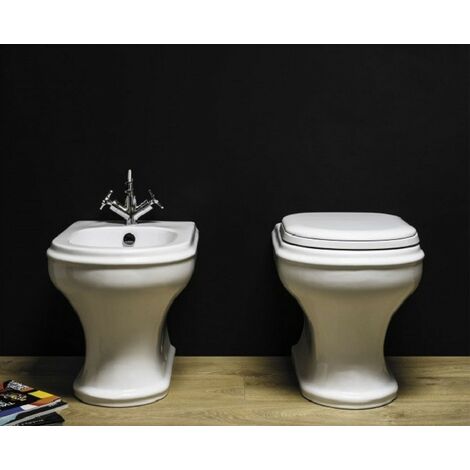 Sanitari Charme filomuro scarico traslato cm. 52x40 con sedile