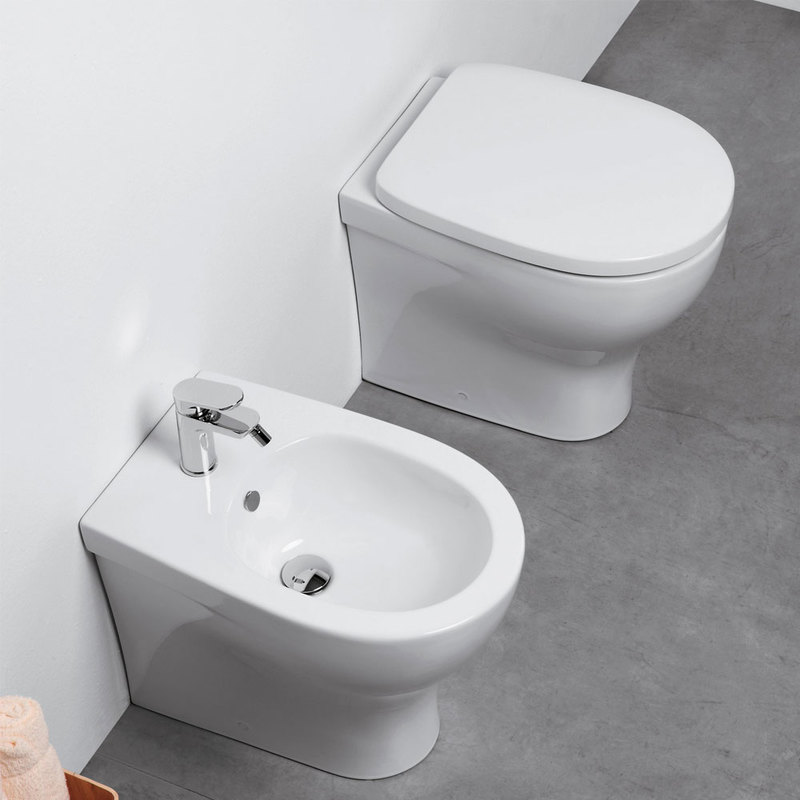 Sanitari A Filo Muro.Sanitari Filo Parete Ceramica Azzurra Pratica Wc E Bidet Con Sedile Soft Close Filo Muro Offerta Prafmsc