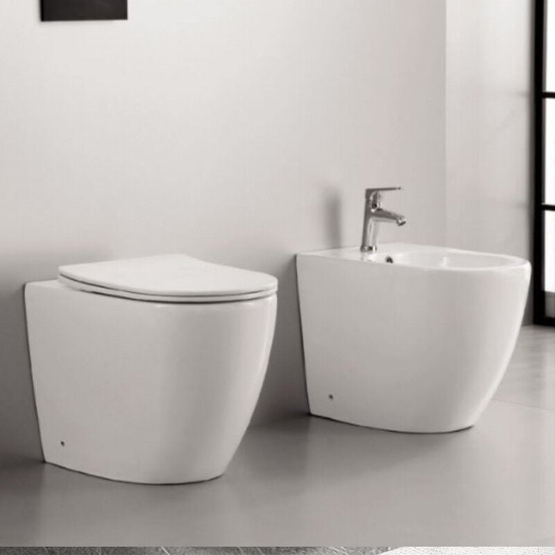 Image of Sanitari filomuro in ceramica bianco lucido, vaso con bidet e sedile soft-close