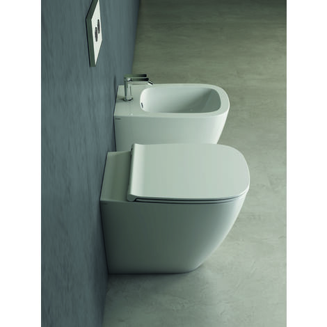 Sanitari Genesis filomuro scarico traslato senza brida cm. 55x36