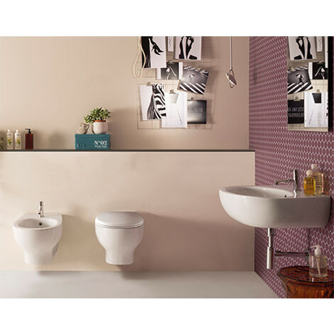 Sanitari Grace sospesi senza brida cm. 52x36 con sedile a