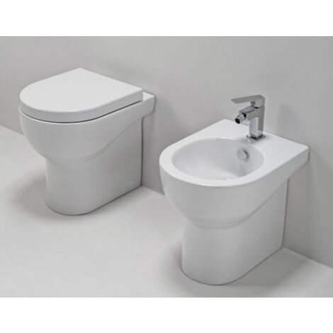 Sanitari nuvola filomuro cm. 46 con sedile softclose di Ceramica