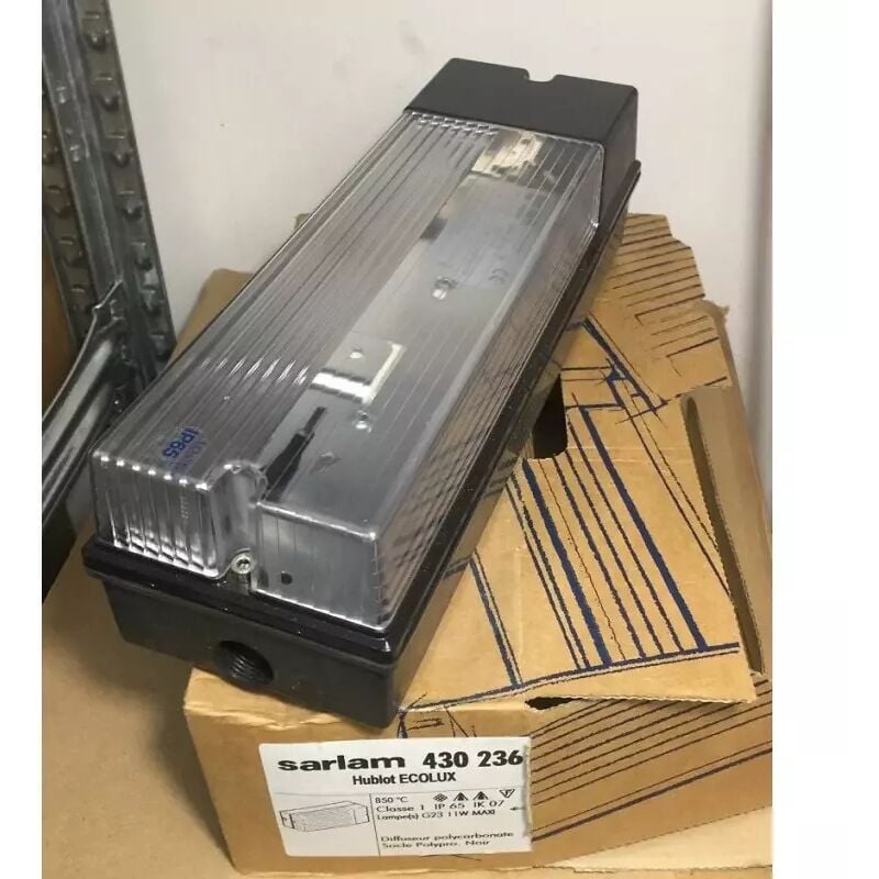 430236 - Hublot Ecolux G23 11W IP65 IK07 - Socle Polypro. Noir - Sarlam