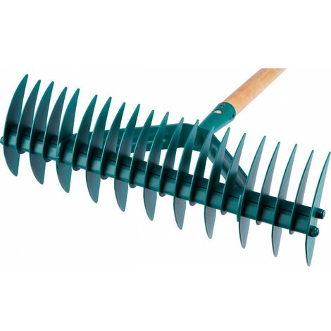 Rateau scarificateur a gazon emmanché