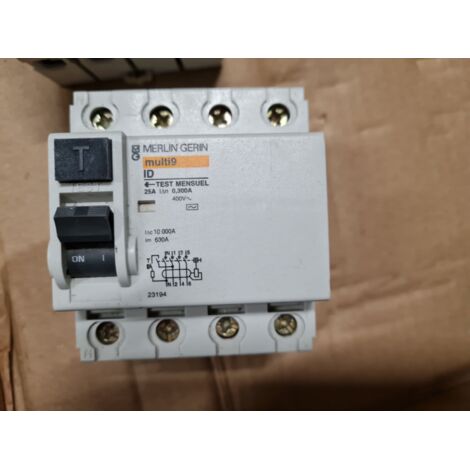 Schneider Electric – Interrupteur différentiel 4P 25A 300mA-AC – Type AC – Protection contre les fuites de courant – Installation facile