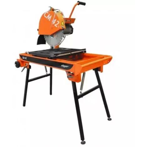 Scie de maçon compacte 780 mm – Coupe précise pour dalles et pavés – Moteur 2,2 kW – Disque diamant Ø 350 mm – Chariot extra large – Saint Gobain