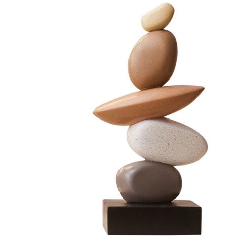 Scultura moderna realizzata con pietre di resina impilate