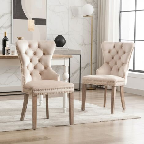 FORTUNA LAI Set 2 Sedie Velluto Beige Capitonné - Finitura con Borchie e Legno Invecchiato - Poltroncine da Tavolo Classiche