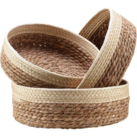 Set aus runden Rattan-Körben zur Aufbewahrung von Obst, Brot, leeren Geschenkkörben, Lebensmitteln und als Ablagekörbe im Badezimmer.