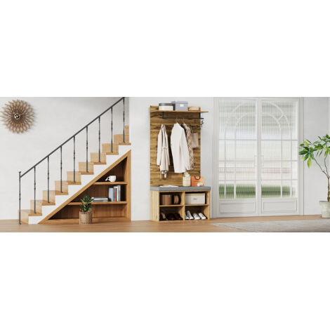 Set de rangement de 175 cm de haut, en bois, avec un porte-chaussures, des étagères réglables, une barre pour les vêtements et des coussins. Dimensions : 84 x 32 cm. Des meubles pratiques et utiles.