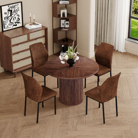Set de table et chaises. Dimensions : 100 cm. Table en MDF laqué, avec des pieds cylindriques. Système de fixation à cliquot. De plus, il y a 4 chaises de salle à manger en couleur marron