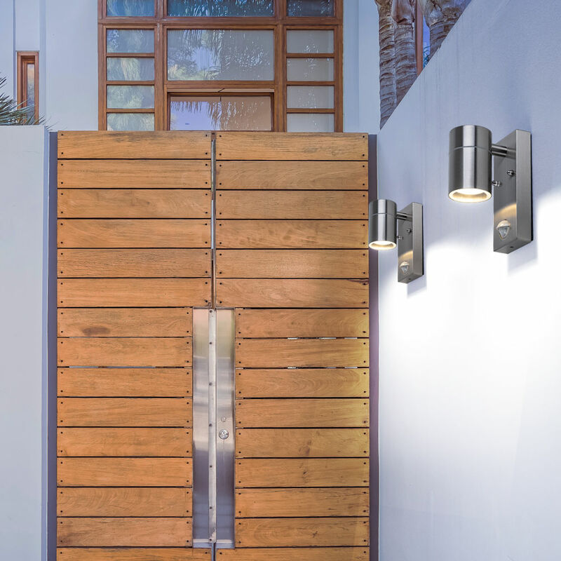 Image of Set di 2 applique da parete per esterni in acciaio inossidabile Lampade per facciate in basso con sensore di movimento Illuminazione in vetro per