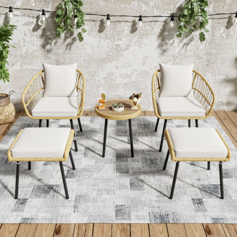 Set di mobili da giardino in rattan bianco e naturale con cuscini, 2 sedie, 2 pouf e 1 tavolo