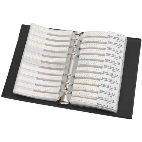 Set mit 170 verschiedenen 0603-Widerständen, elektronische Bauteilmuster im schwarzen Buch