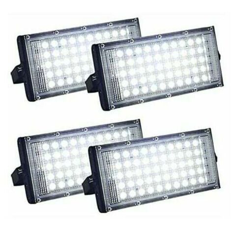 Set mit 4 ultrahellen LED-Flutlichtern für den Außenbereich mit Schutzart IP66 für maximale Wasserdichtigkeit. Perfekt für die Beleuchtung von Hof, Garage oder Sportplatz (50 W).