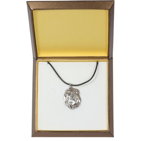 Shar Pei: un collar con un perro en una caja de regalo, un medallón plateado para un fanático de los perros, un colgante impresionante de Art-Dog