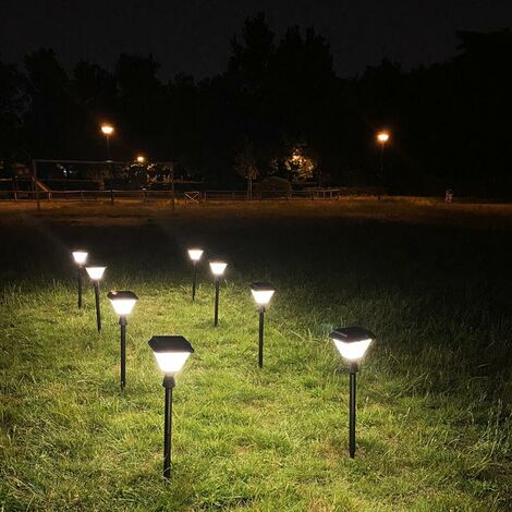 Silamp – Spot à piquer solaire crépusculaire 2W IP65 – Lumière chaude 2300K – Autonomie 8 à 10h – Installation sans câblage