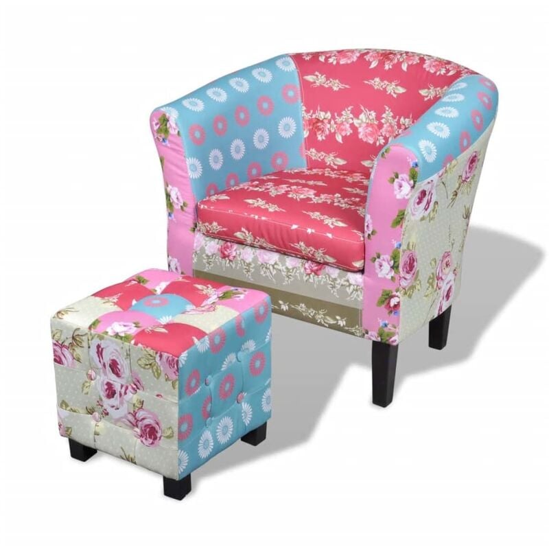 

Sillón con reposapiés de tela con diseño de retales Patchwork