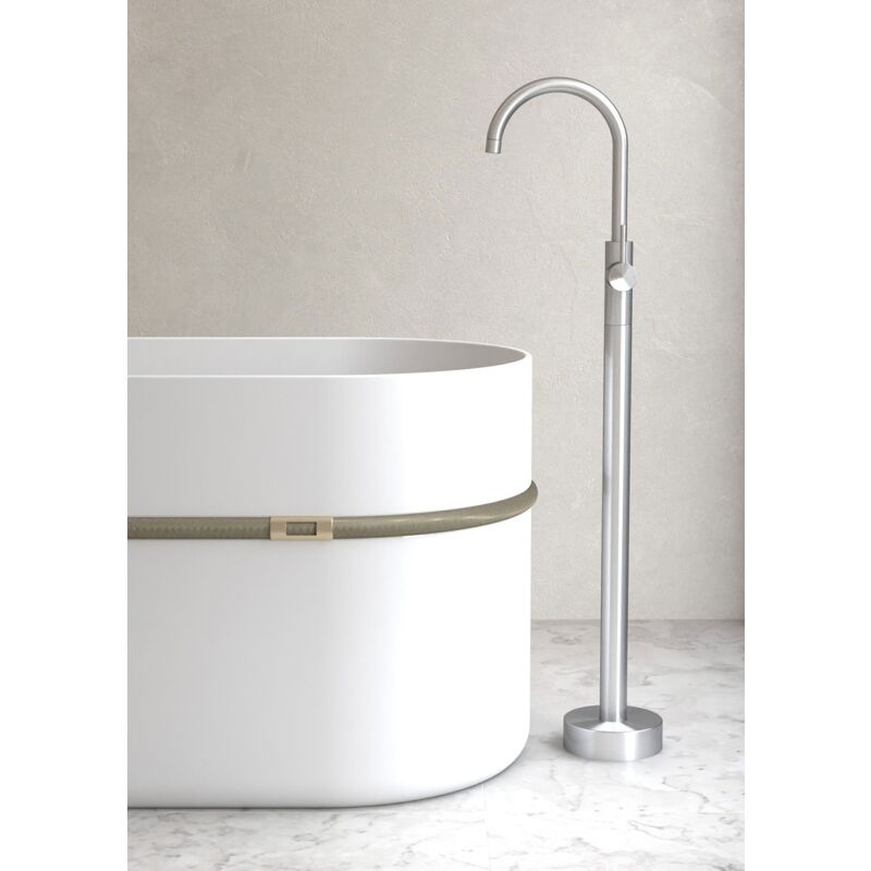 Single pedestal tub faucet with single lever handle
