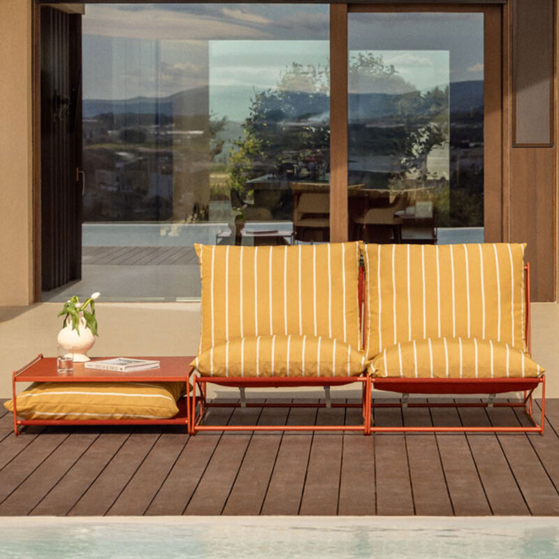 Ensemble de jardin Amaro composé d'un canapé modulable 2 pièces et d'une table d'appoint convertible SKLUM Jaune miel - Rouge Argile