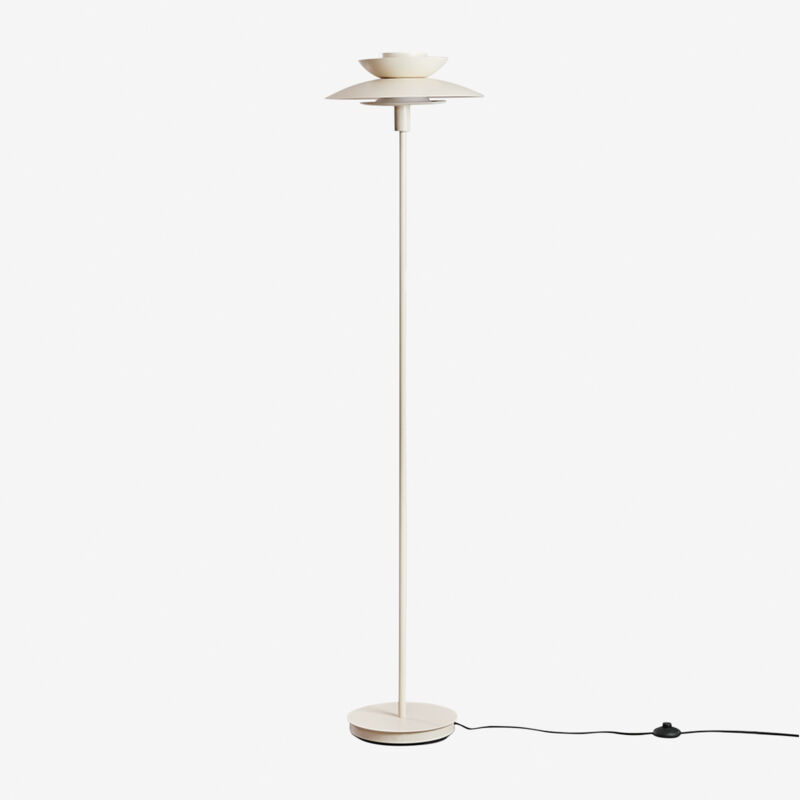 Sklum - Lampadaire en fer Alicia Beige Crème Sklum - Lampadaire en fer Alicia Beige Crème