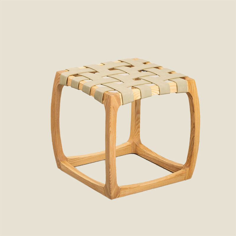

Taburete Bajo en Madera de Fresno y Polipiel Simon Madera Natural - Sklum
