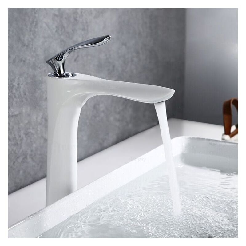 Lookshop - Sophisticated tall sink faucet in solid brass Chrome white