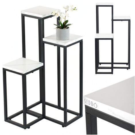 Soporte metálico escalonado para macetas, flores y plantas.
