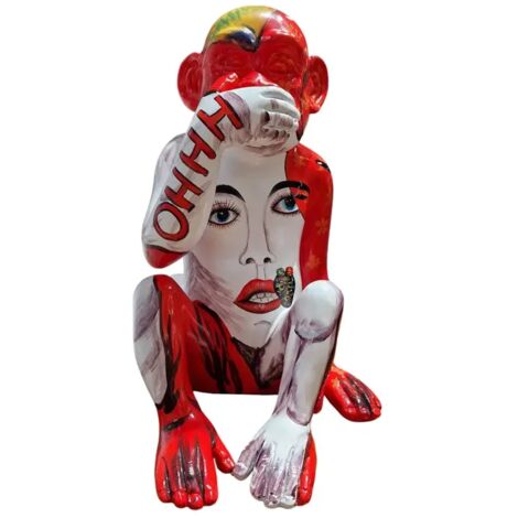 Statue singe main sur la bouche H39 cm – Dessins pop art multicolores – Fabrication en polyrésine – Décoration intérieure unique – Meubletmoi