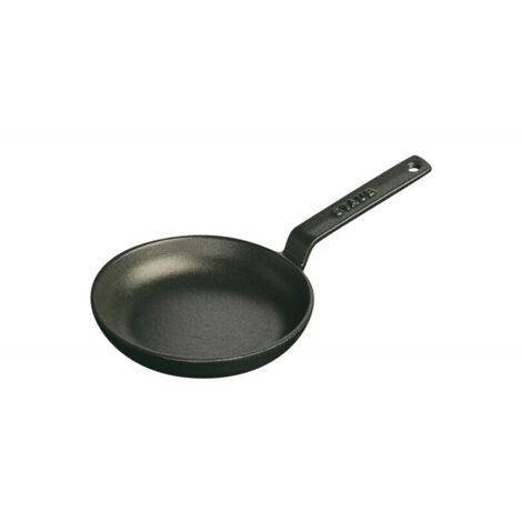 Staub Mini-Bratpfanne aus emailliertem Gusseisen schwarz