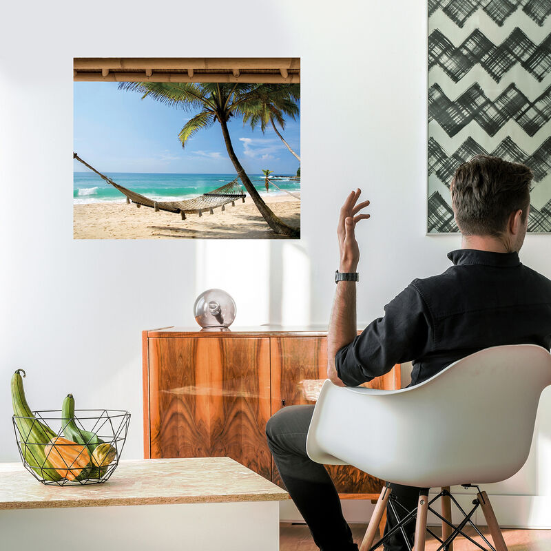 Sticker décoratif 3D pour fenêtre, 60x75cm, effet trompe l'oeil, destination tropiques: sable, hamac et cocotiers.