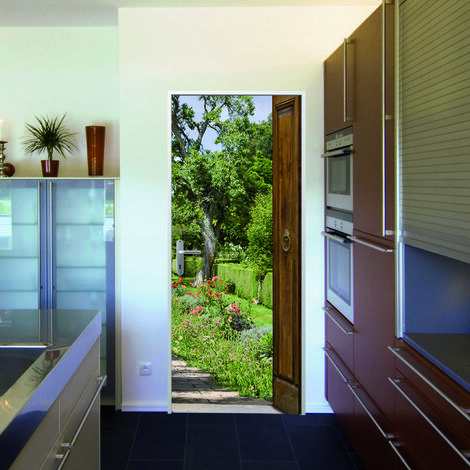 Sticker porte, trompe l'oeil porte en bois sur un jardin fleuri, chemin de pavé, 204 cm X 60 cm