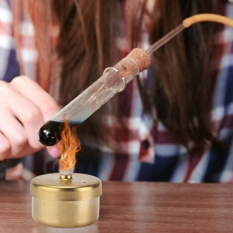 Stirlingmotor brennt Licht