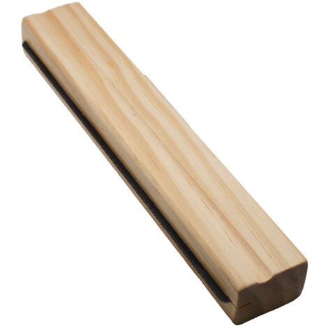 Striglia in legno con lama