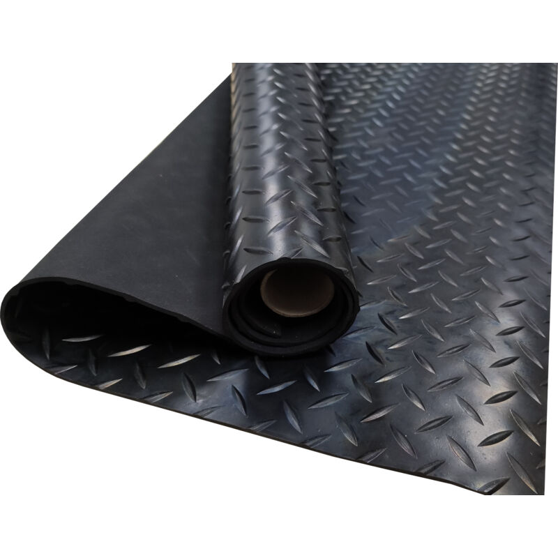 

Comercial Candela Felpudos Y Alfombras - SUELO DE GOMA PVC DISEÑO ESTRIAS 3MM 1,40X150CM