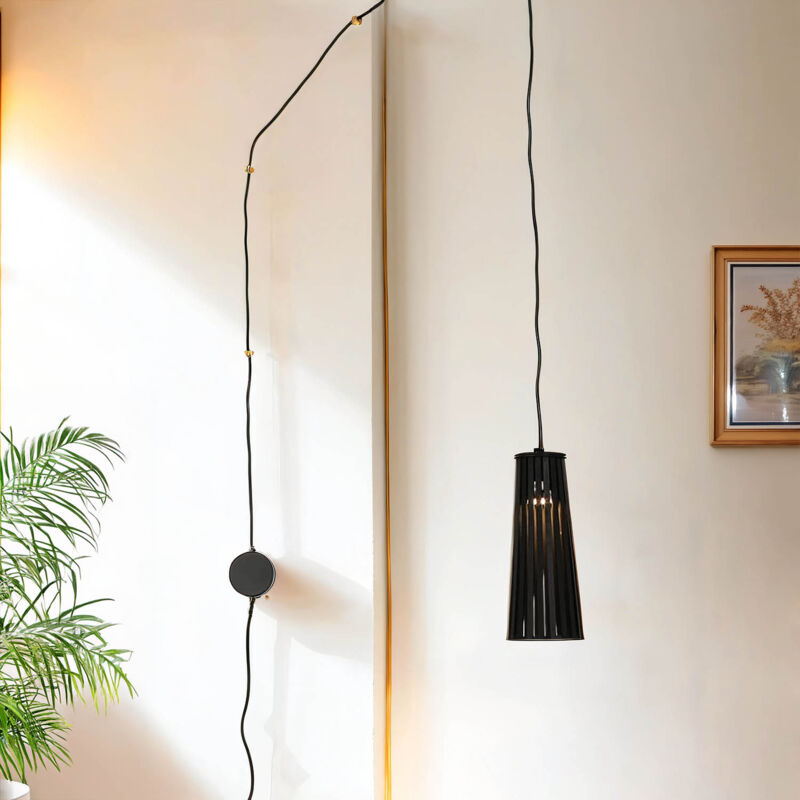 Suspension flexible avec prise & interrupteur Noir Suspension flexible avec prise & interrupteur Noir