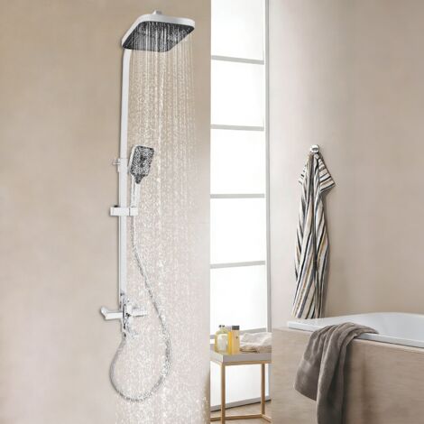 Système de douche argenté, comprenant une douchette à main, un ensemble de douche, une pomme de douche à effet pluie et une pomme de douche de plafond, ensemble de douche moderne