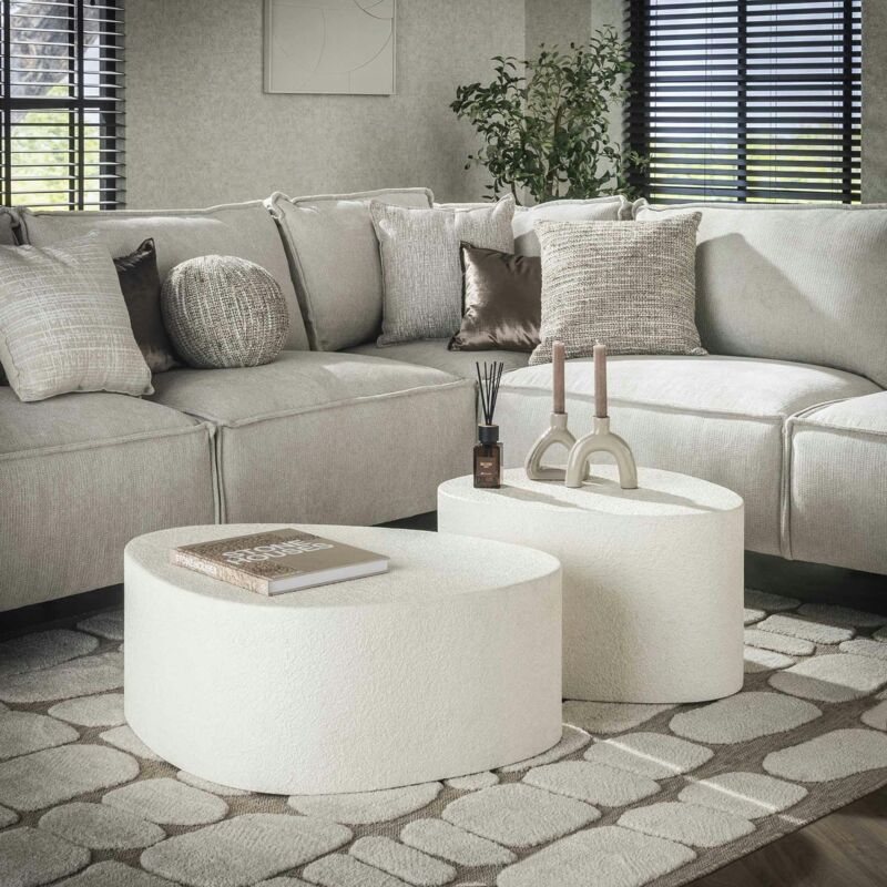 Pier Import - Table basse blanche en marbre composite forme triangle (lot de 2) taj