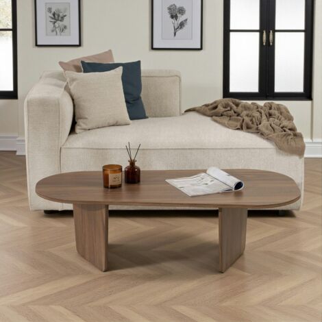 Table basse design organique effet noyer, pieds obliques MARFA