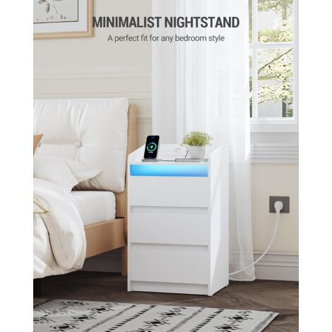 Table de Chevet avec 3 Tiroirs, Table d'Appoint avec Station de Charge et LED, 2 Prises CA et 2 Ports USB pour Chambre à Coucher, Salon, Blanc