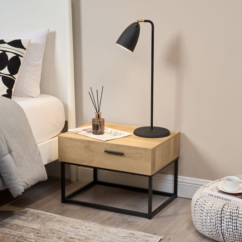 Table de chevet Lavangen métal 39 x 55 x 40 cm noir effet chêne [en.casa] 83055353