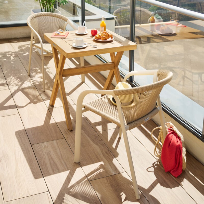 Table de jardin carrée Xenia 2 places en acacia - Hespéride