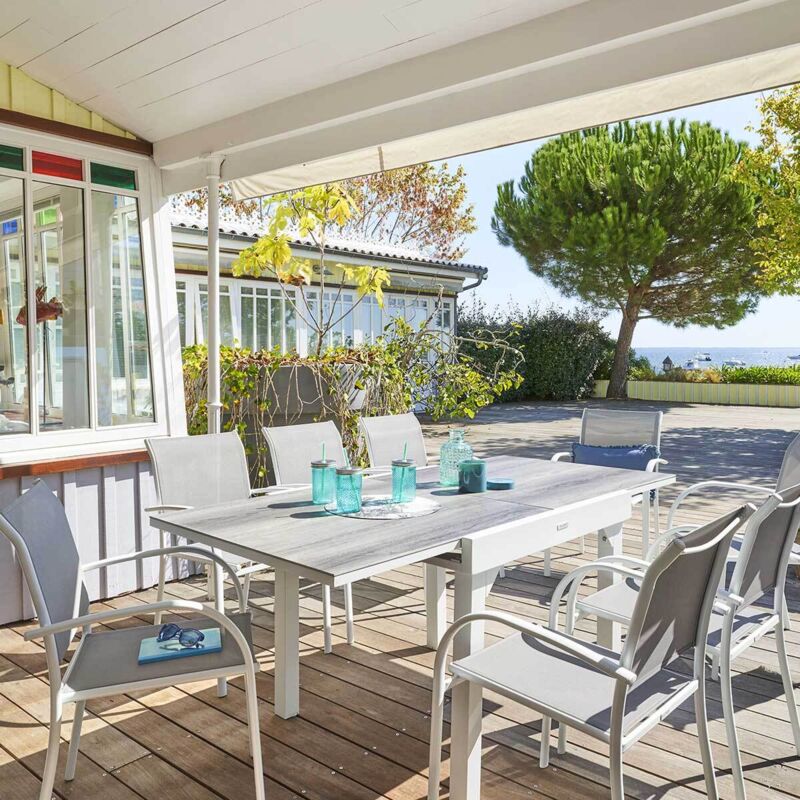 Table de jardin extensible Piazza gris smoke & blanc 8 places en aluminium traité époxy - Hespéride