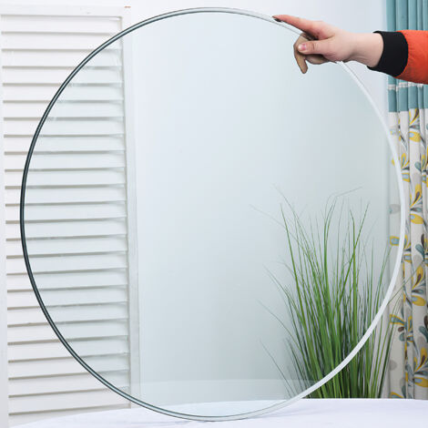 Table ronde en verre étiré – Diamètre : 46 cm, épaisseur : 0,6 cm. Conçue pour une utilisation durable et qui ne prend pas de place. Pas besoin d’installation particulière. Parfait pour la cuisine, le