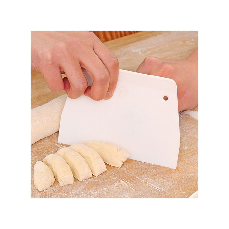 Fuienko - Tagliapasta torta crema raschietto