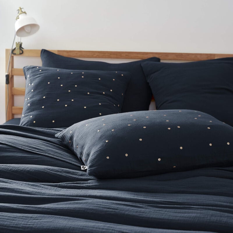 Terre De Nuit - Taie d'oreiller à pois brodés double gaze de coton marine 50x70 cm