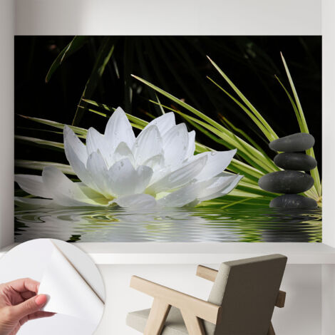 Tapete Selbstklebend - abwaschbar - trendige Wanddeko - elegant Fototapete  Lilienmeditation 104x70 cm
