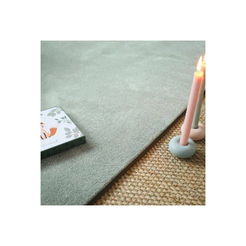 Décoweb - Tapis doux - Hypnose vert sauge - Galon vert olive - 200 x 200 cm